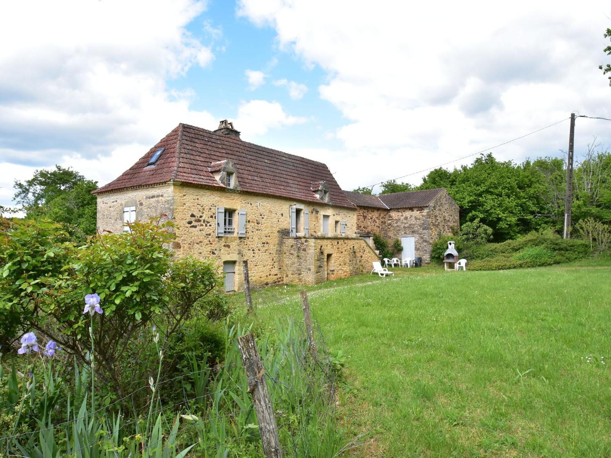 Cosy Holiday Home In Lantheuil With Garden Villefranche-du-Perigord Exterior photo