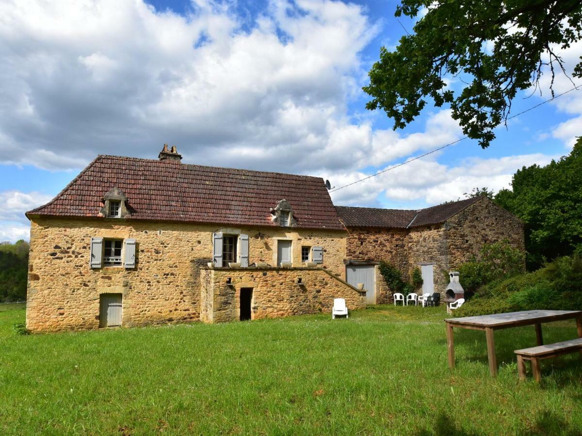 Cosy Holiday Home In Lantheuil With Garden Villefranche-du-Perigord Exterior photo